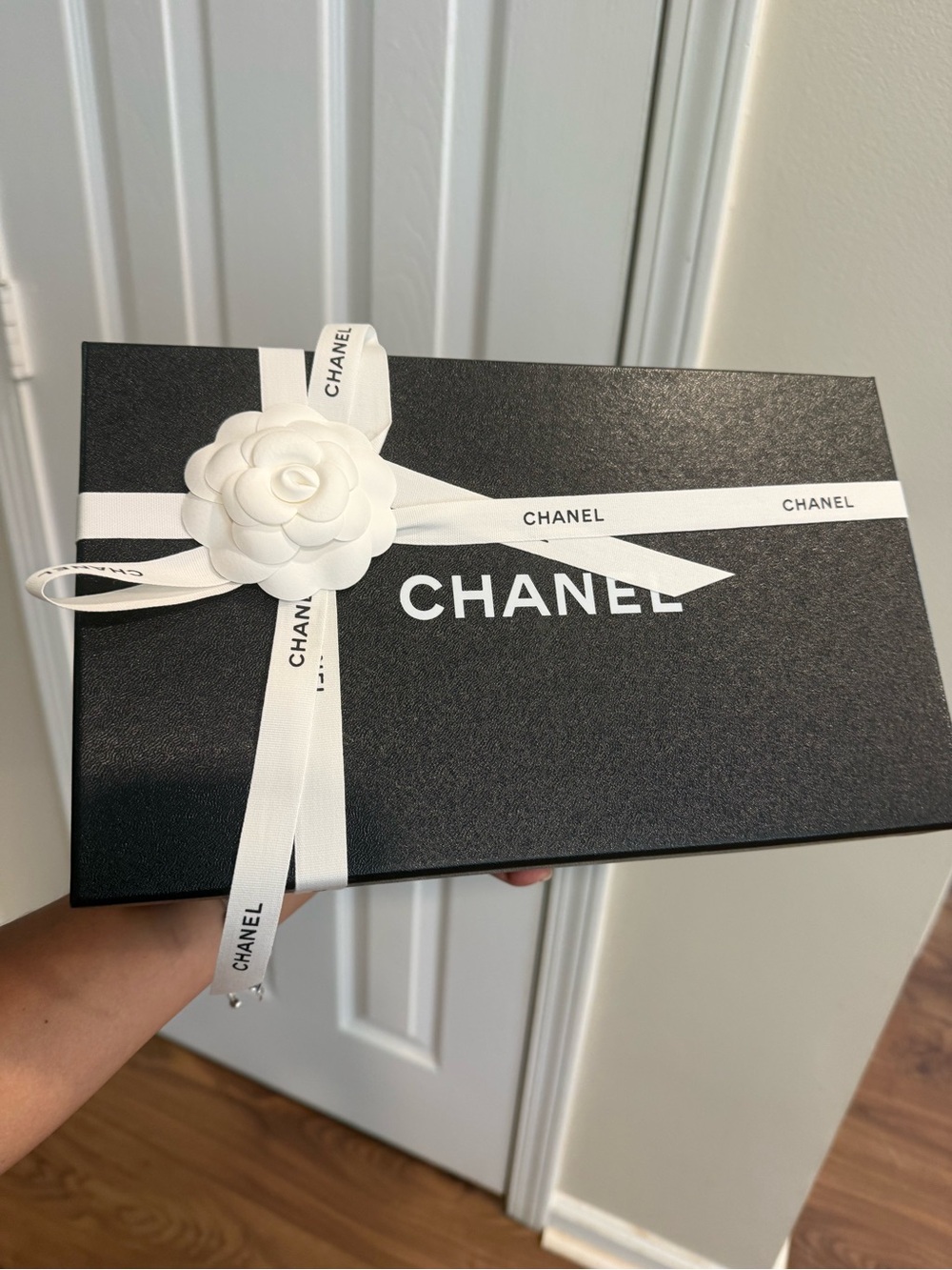 CHANEL Nude Beige Leather Ballet Flats with CC Bow - Picture 2 of 3